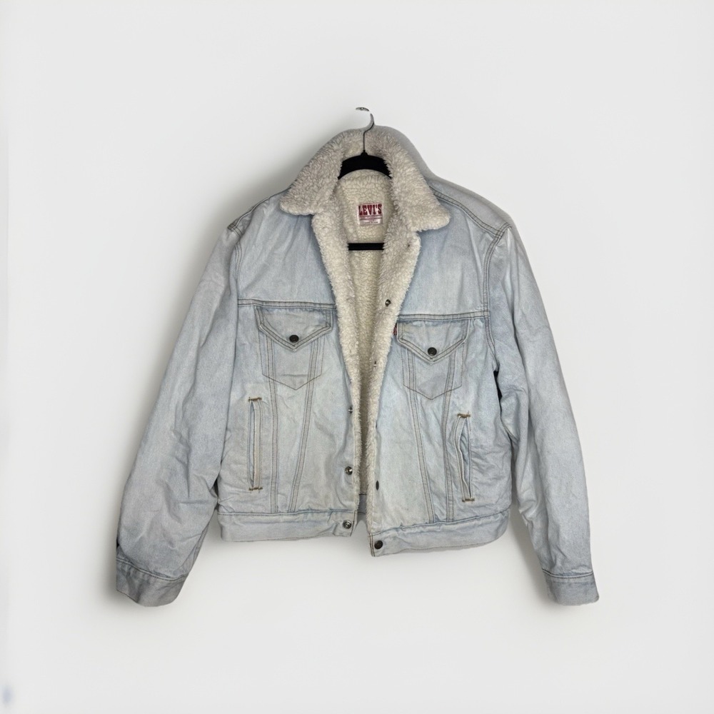 Vintage USA Levi's Light Wash Relaxed Fit Sherpa Lined Trucker Jacket Size 42R